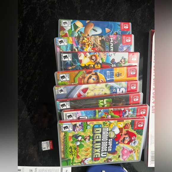 Nintendo Switch Lite with 9 games and $50 Nintendo eshop gift card - Picture 7 of 9